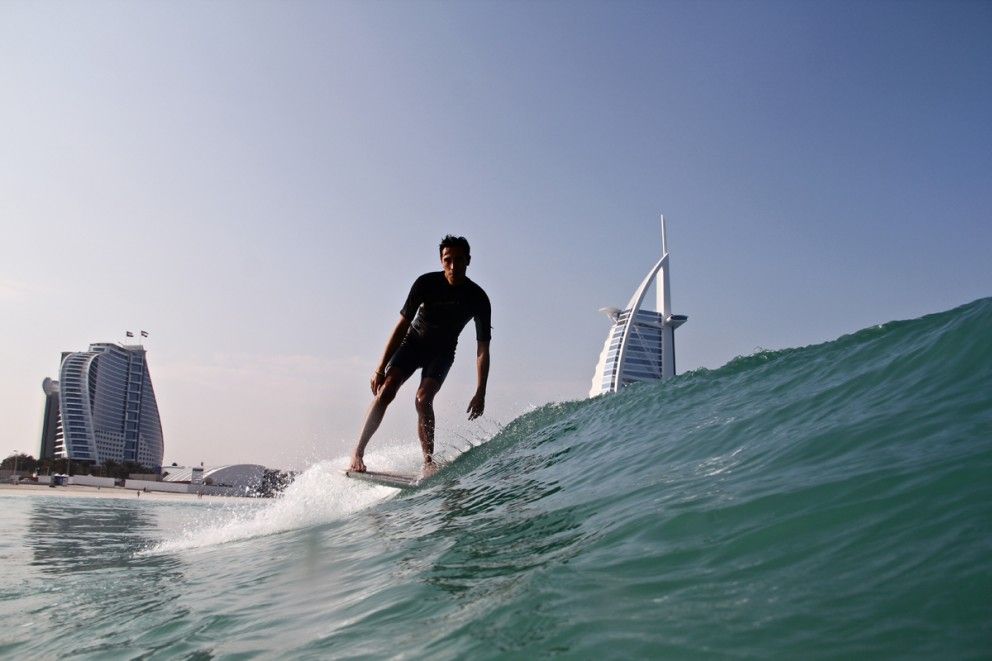 Surf a Dubai