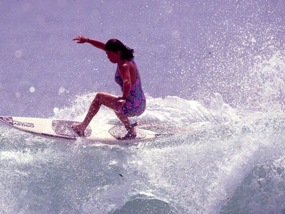 Pauline Menczer surf femminile